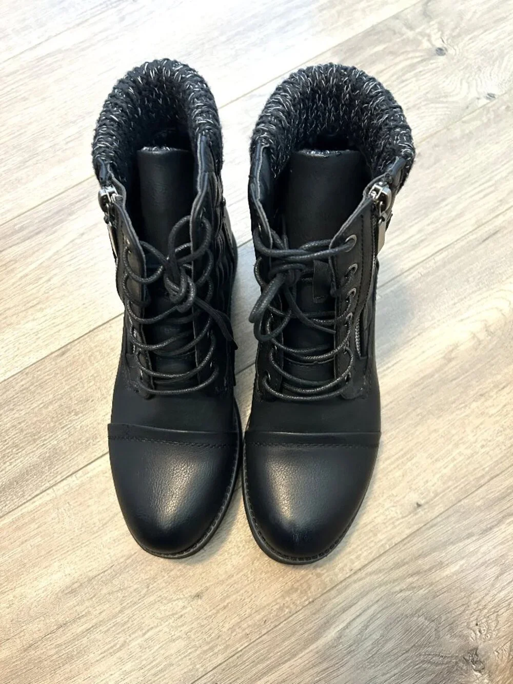 NWOT STQ lace up black ankle boots, size 7